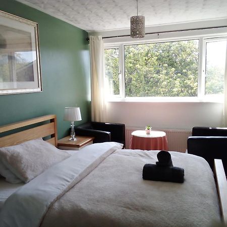 1 Luxurious Double Bedroom With Private Shower Reading Zewnętrze zdjęcie