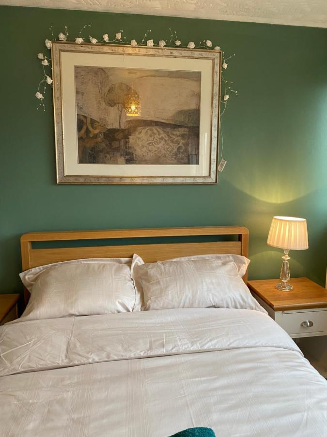 1 Luxurious Double Bedroom With Private Shower Reading Zewnętrze zdjęcie