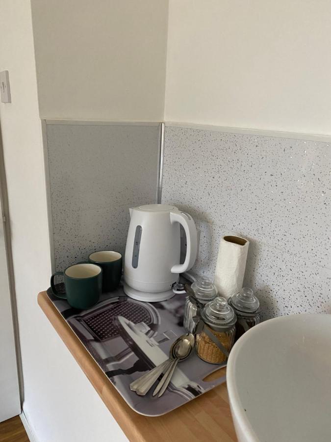1 Luxurious Double Bedroom With Private Shower Reading Zewnętrze zdjęcie