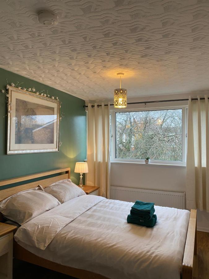 1 Luxurious Double Bedroom With Private Shower Reading Zewnętrze zdjęcie